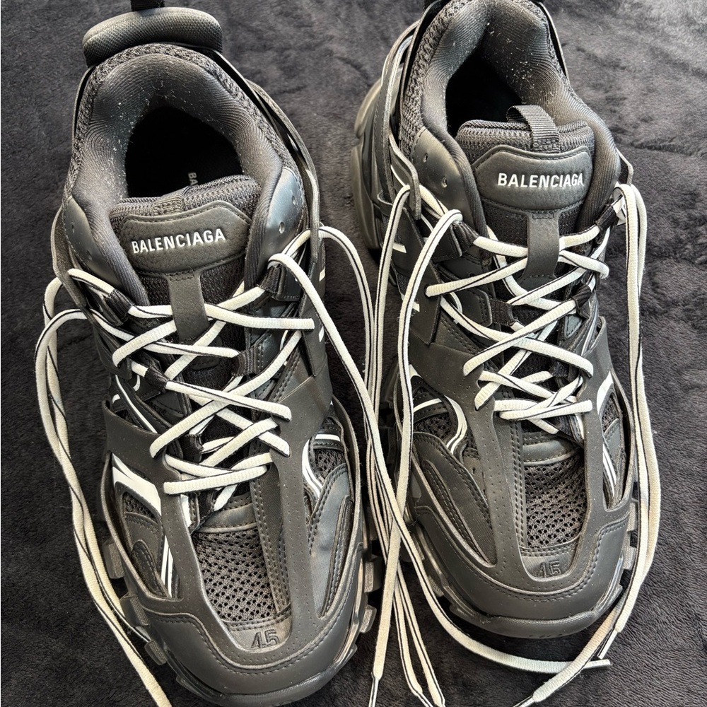 Balenciaga Men's Black and Gray Sneakers